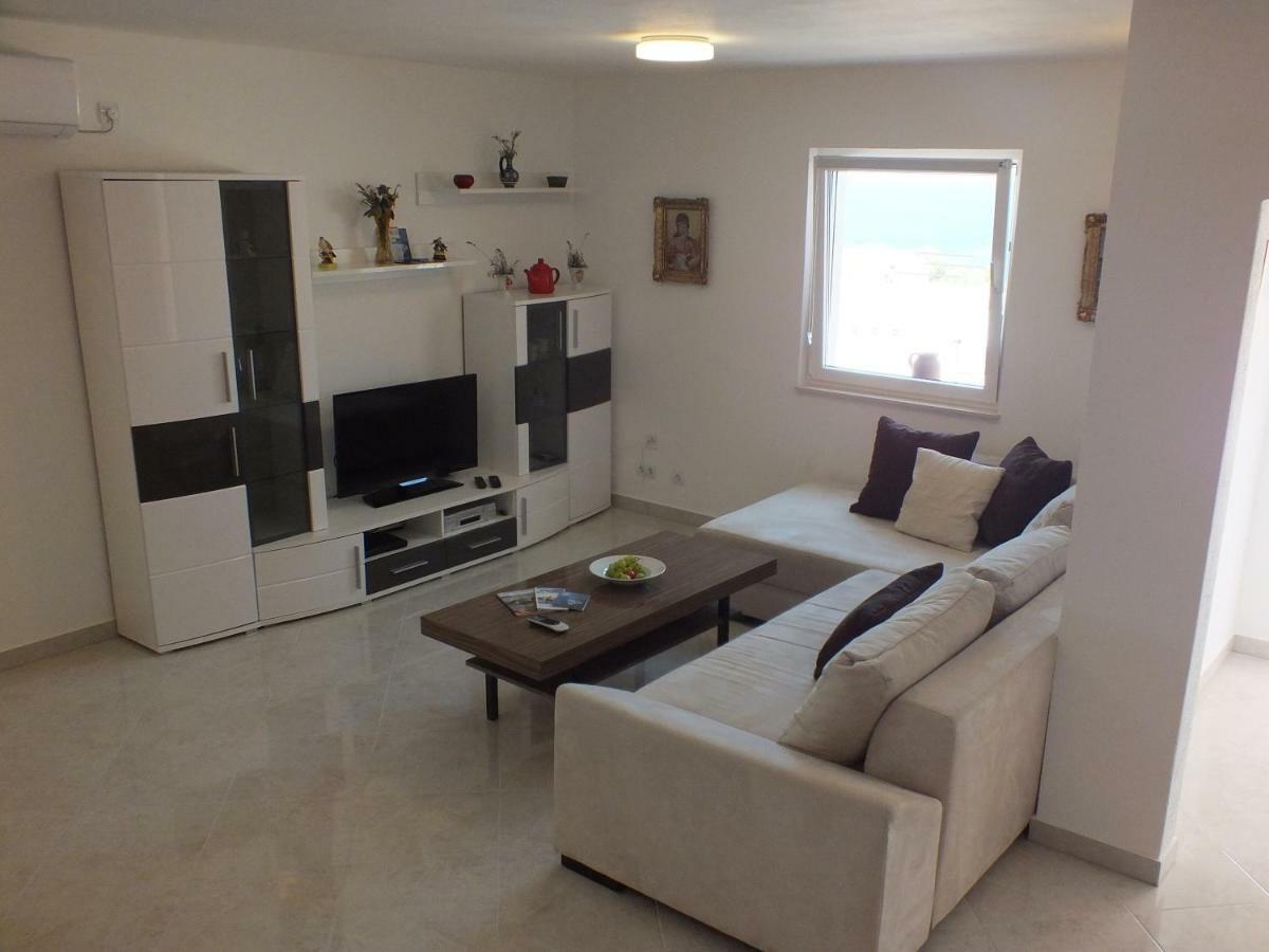 Apartments Marko Sutivan Insel Brac Exterior foto