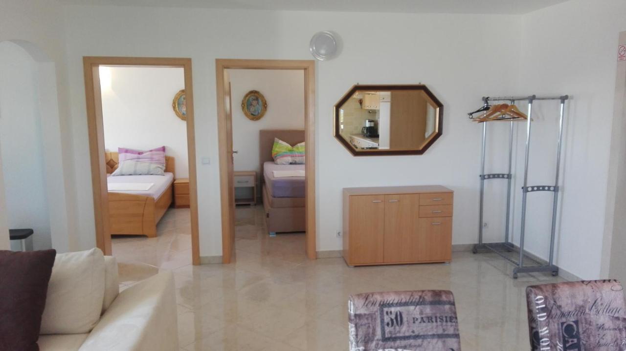 Apartments Marko Sutivan Insel Brac Exterior foto